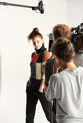 Amazon Fashion Barbara Palvin BTS4